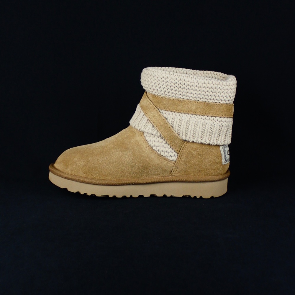 UGG AUSTRALIA 1098080 CHE Chestnut Purl Strap Boot - Picture 2 of 10